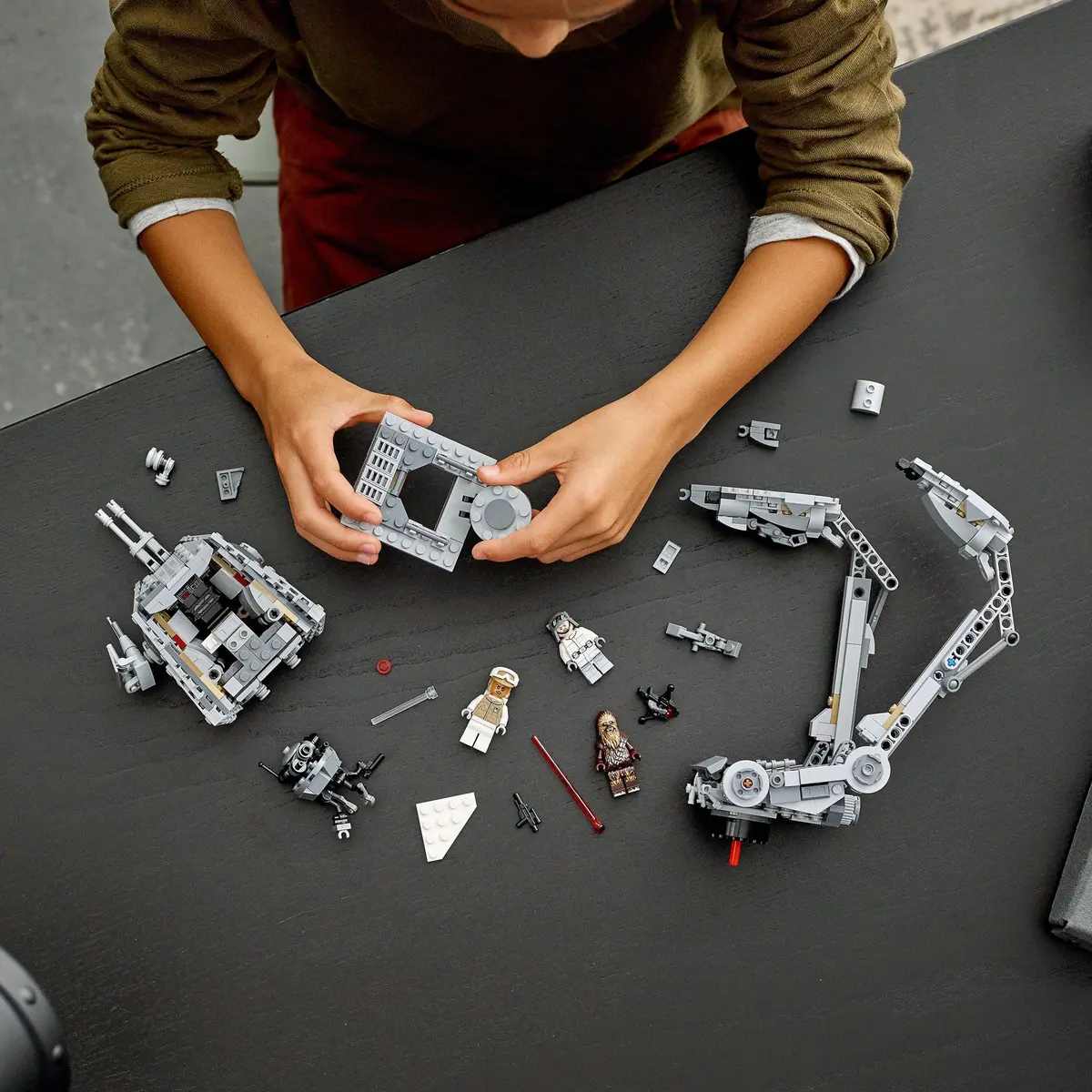 LEGO Star Wars 75322 Hoth AT-ST set, image 4