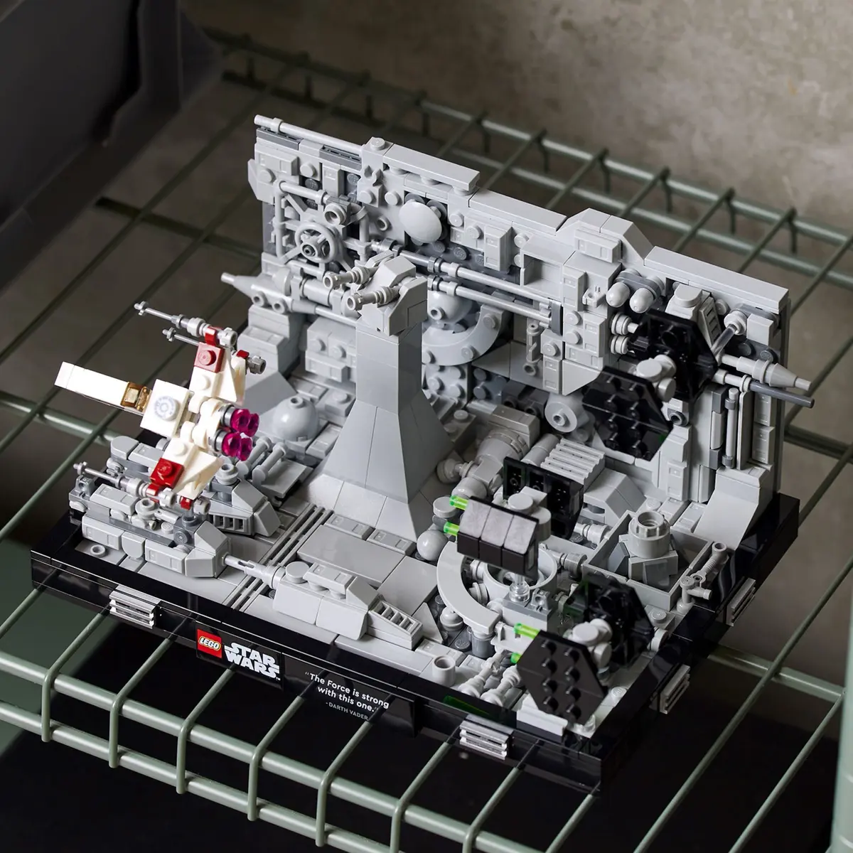 LEGO Star Wars 75329 Death Star Trench Run Diorama set, image 5