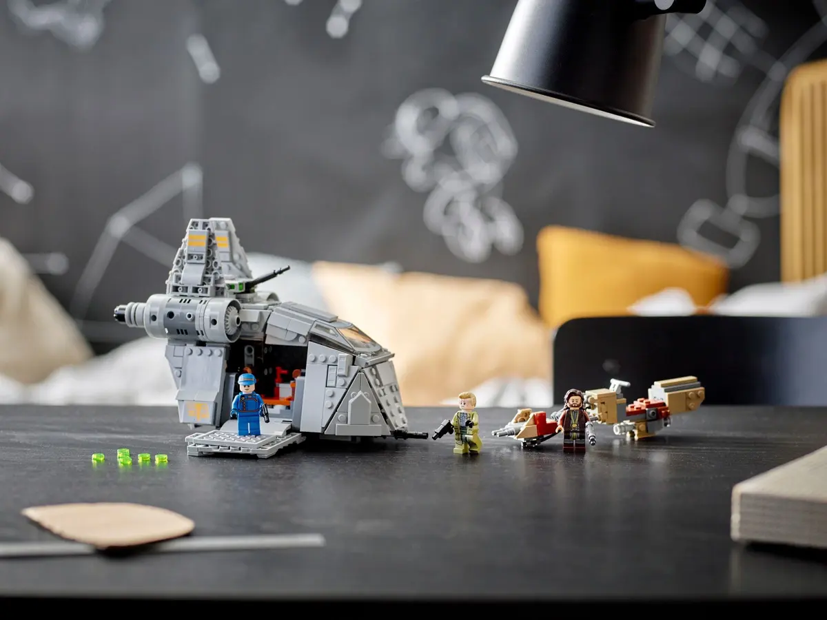 LEGO Star Wars 75338 Ambush on Ferrix set, image 5