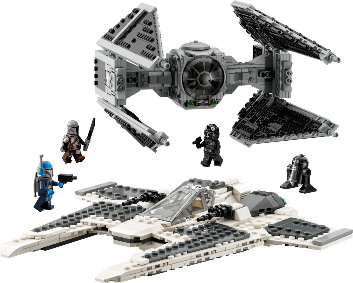 LEGO Star Wars 75348 Mandalorian Fang Fighter vs TIE Interceptor set