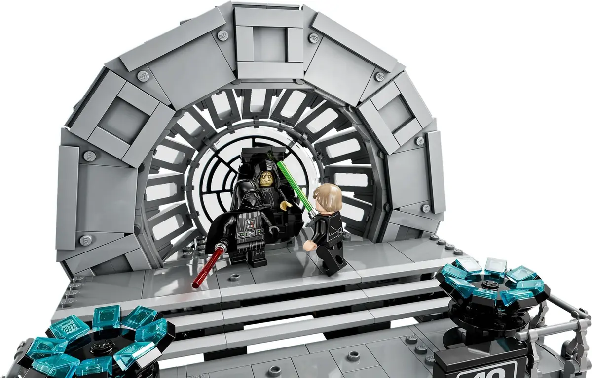 LEGO Star Wars 75352 Emperor's Throne Room Diorama set, image 5