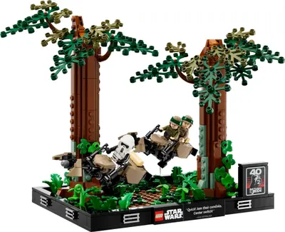 LEGO Star Wars 75353 Endor Speeder Chase Diorama set