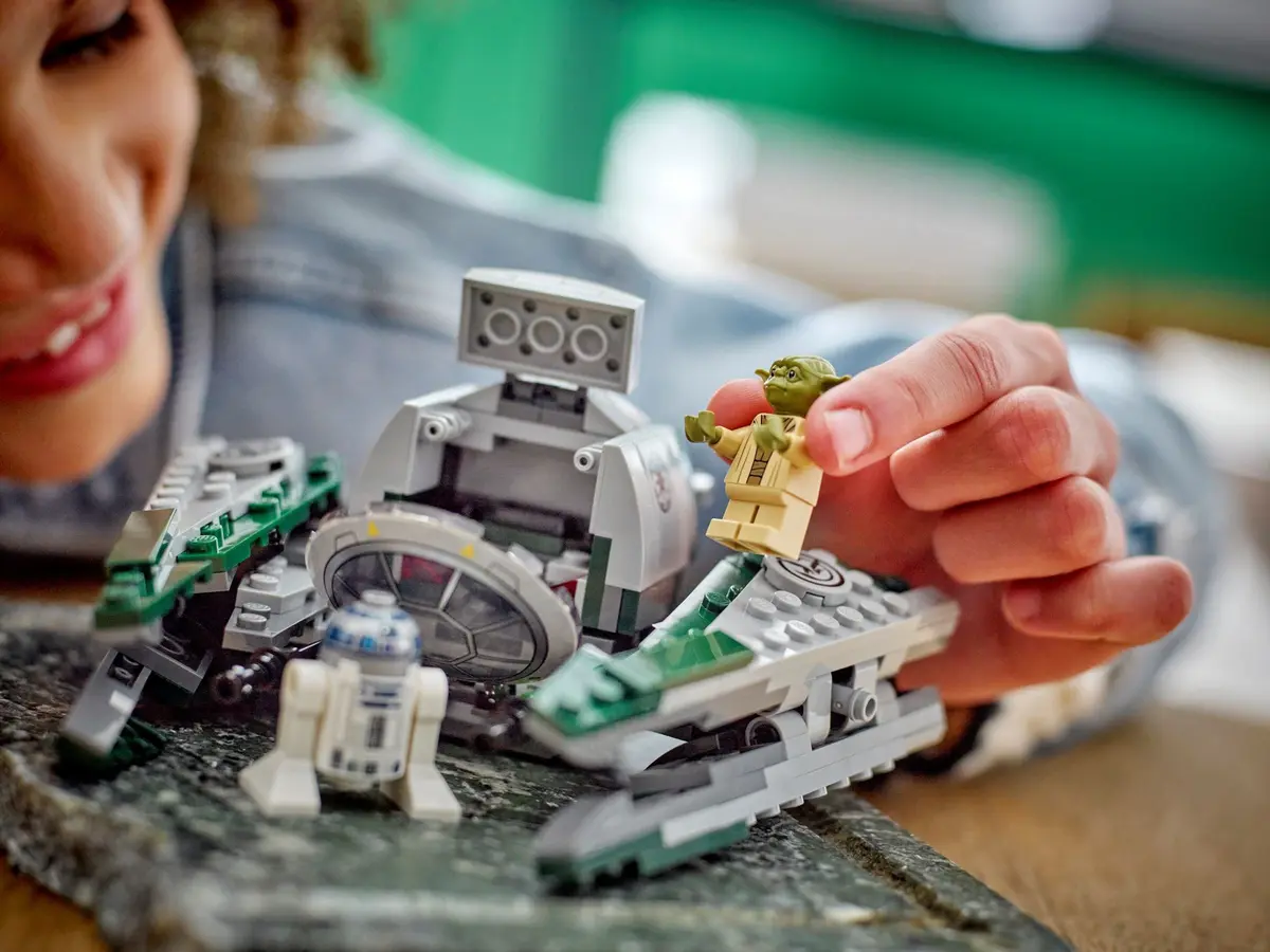LEGO Star Wars 75360 Yoda's Jedi Starfighter set, image 9