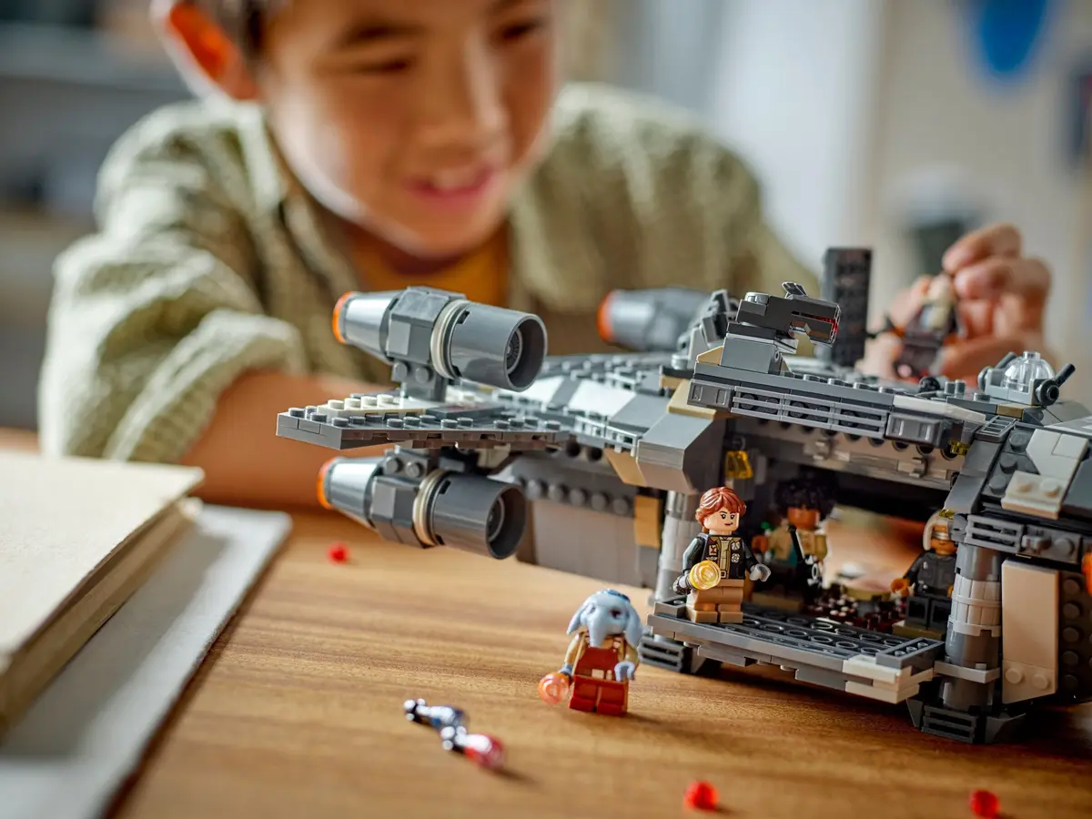 LEGO Star Wars 75374 The Onyx Cinder set, image 5