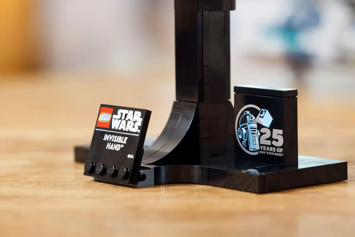 LEGO Star Wars 75377 Invisible Hand set, image 7
