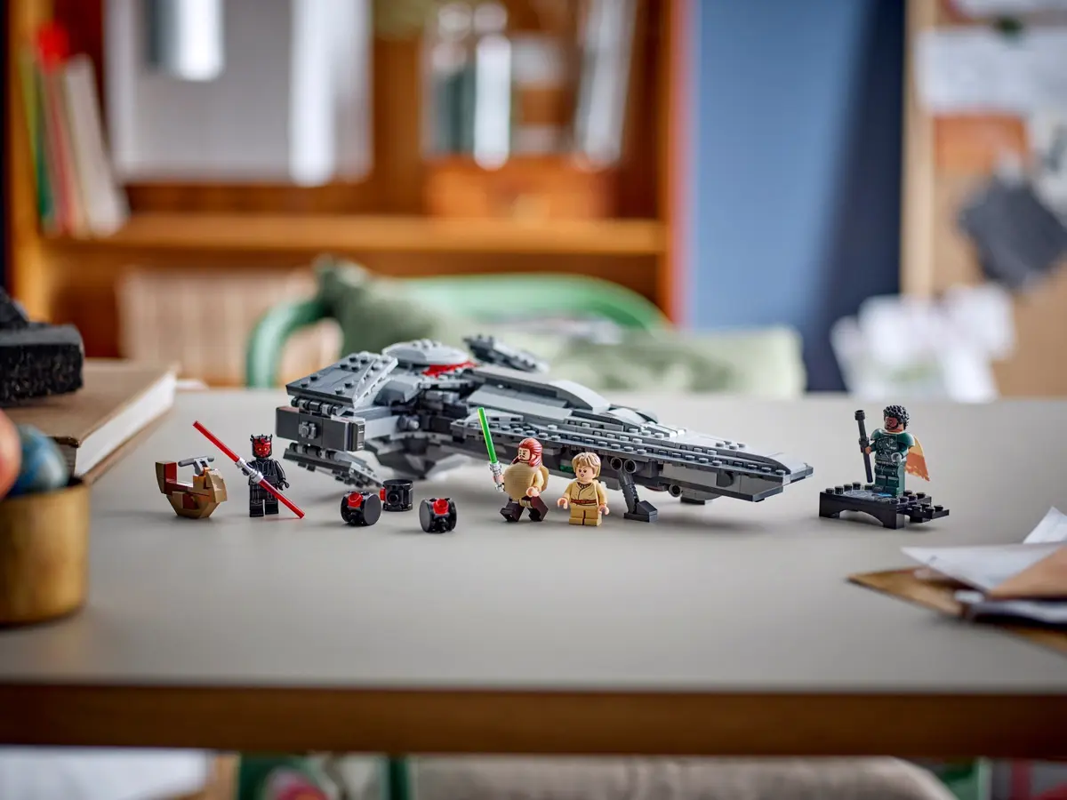 LEGO Star Wars 75383 Darth Maul's Sith Infiltrator set, image 9