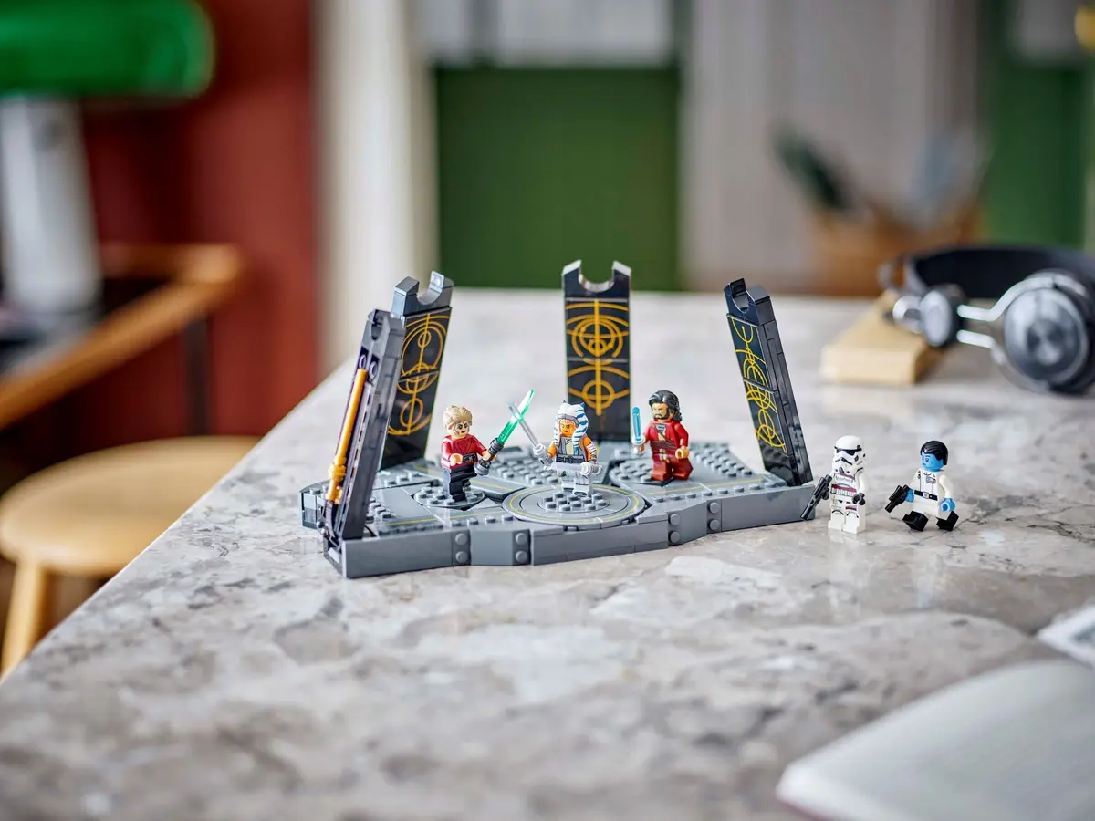 LEGO Star Wars 75385 Ahsoka Tano's Duel on Peridea set, image 6