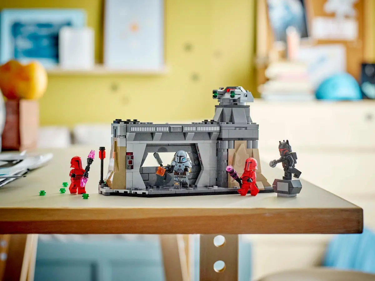 LEGO Star Wars 75386 Paz Vizsla and Moff Gideon Battle set, image 10