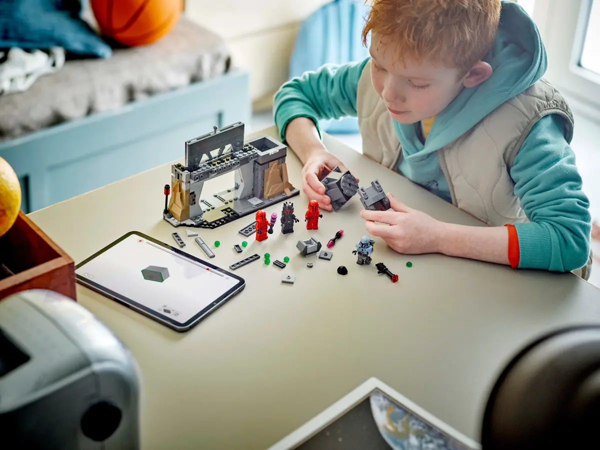LEGO Star Wars 75386 Paz Vizsla and Moff Gideon Battle set, image 8