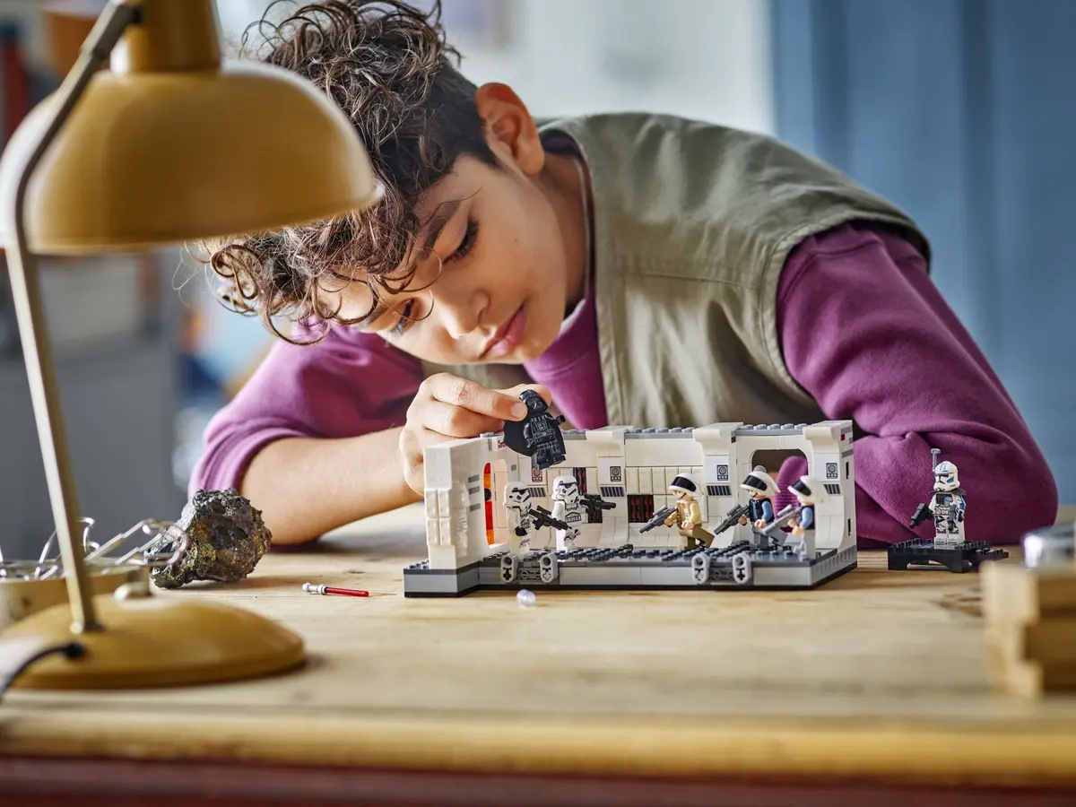 LEGO Star Wars 75387 Boarding the Tantive IV set, image 8