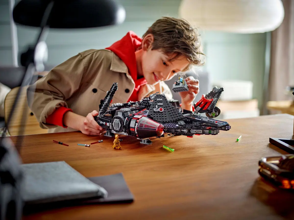 LEGO Star Wars 75389 The Dark Falcon set, image 4
