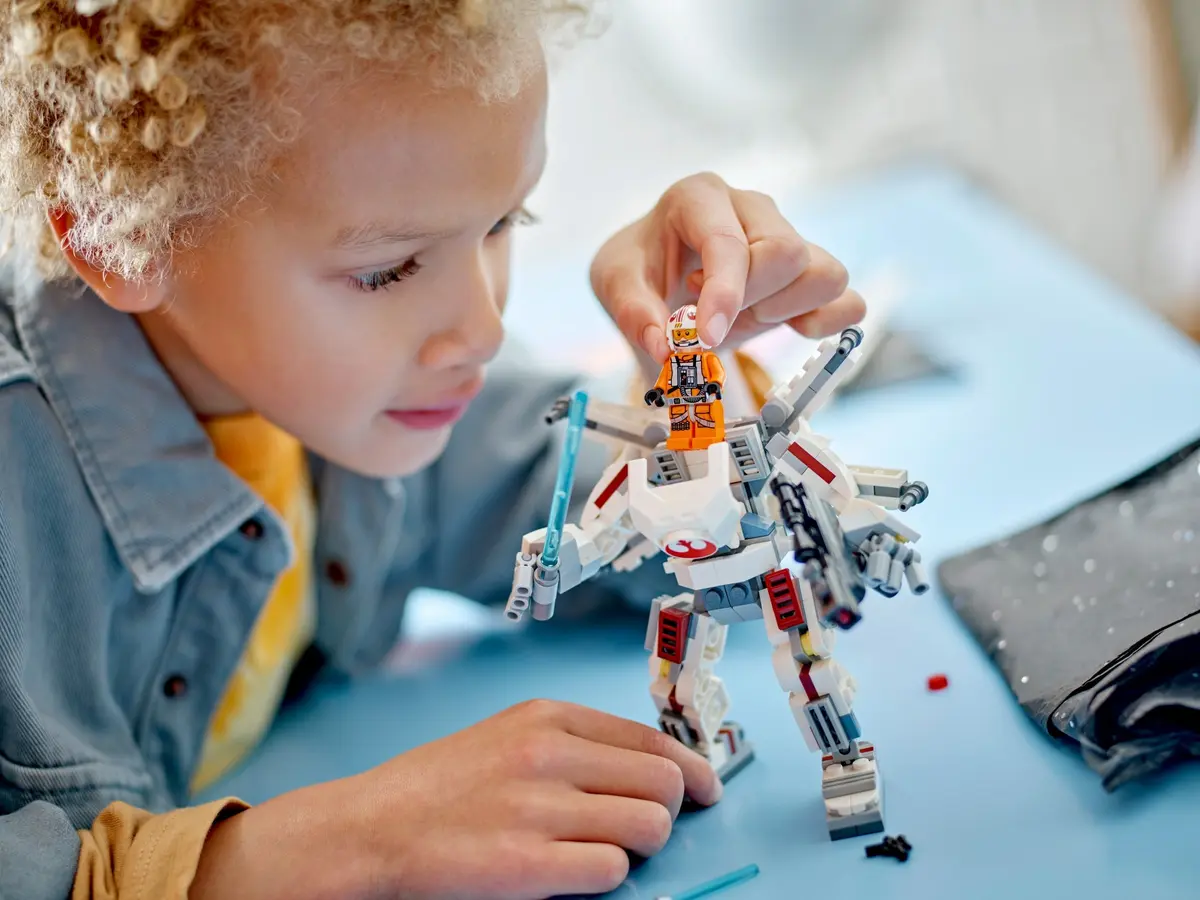 LEGO Star Wars 75390 Luke Skywalker X-wing Mech set, image 8