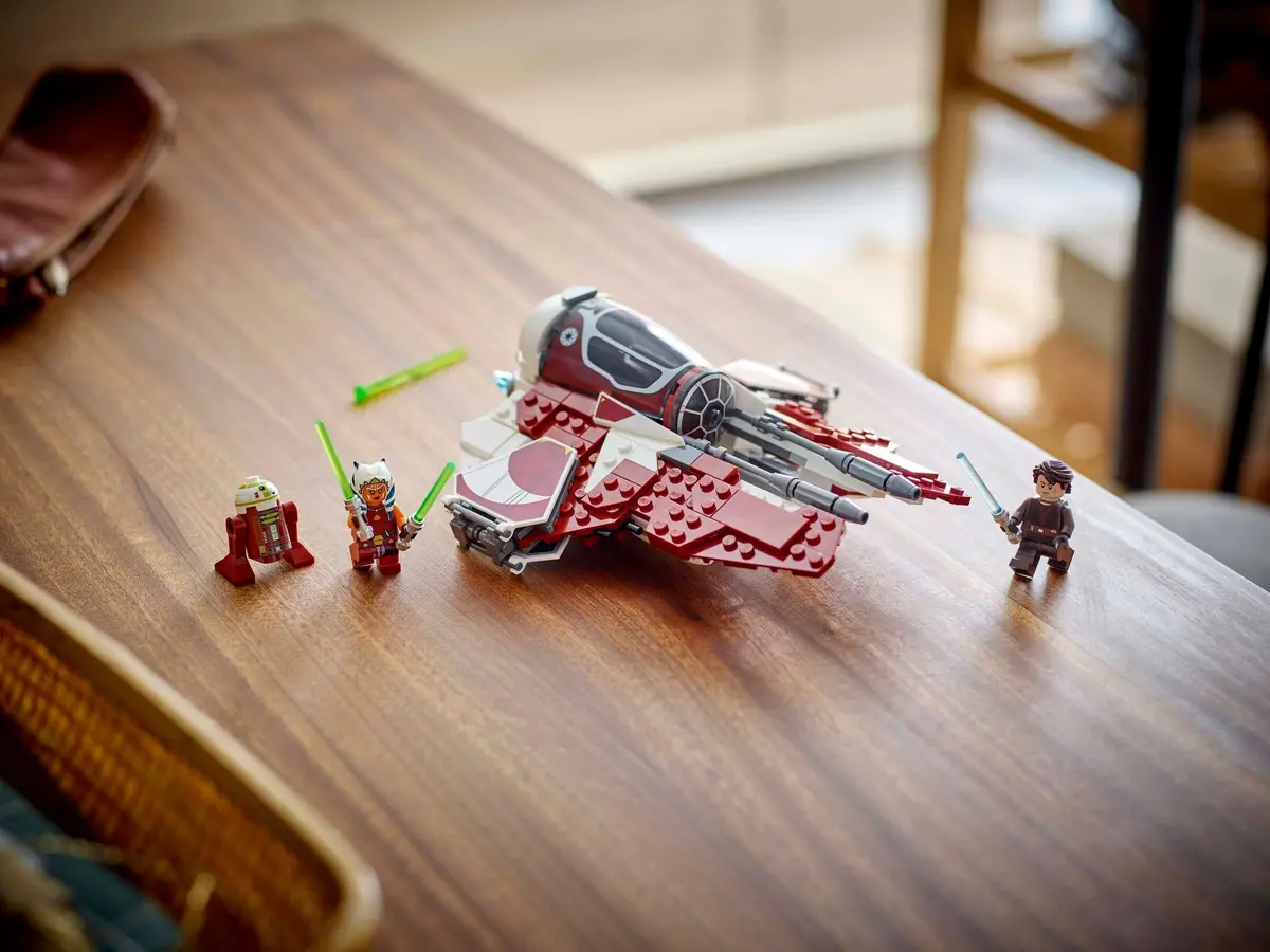 LEGO Star Wars 75401 Ahsoka's Jedi Interceptor set, image 6