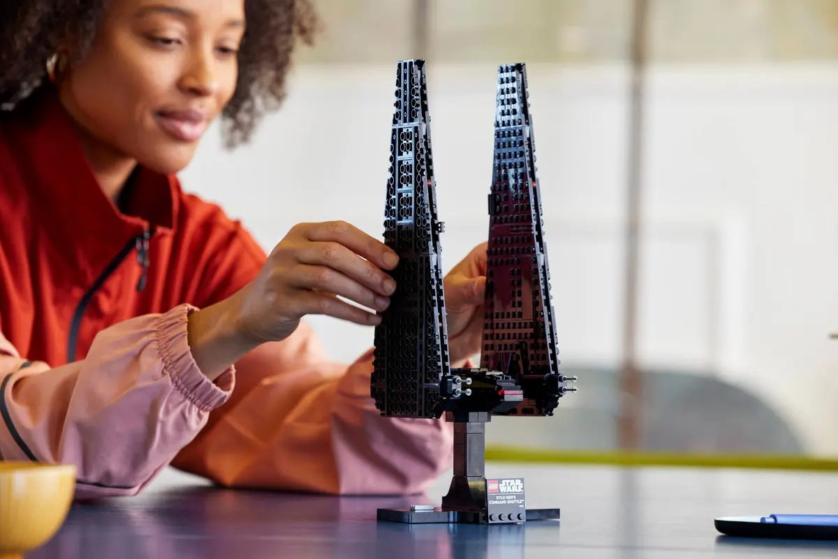 LEGO Star Wars 75406 Kylo Ren's Command Shuttle set, image 5