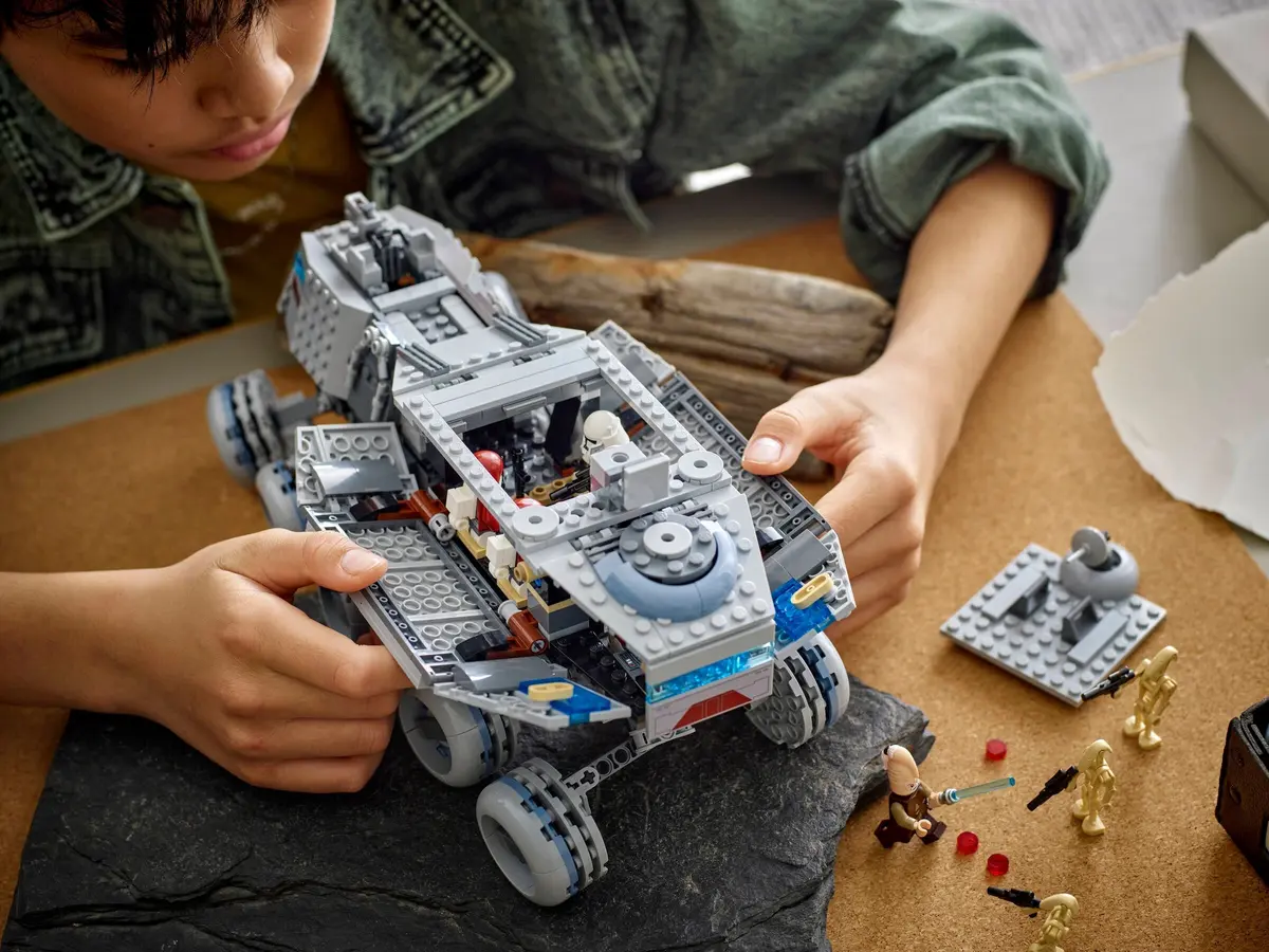 LEGO Star Wars 75413 Republic Juggernaut set, image 6