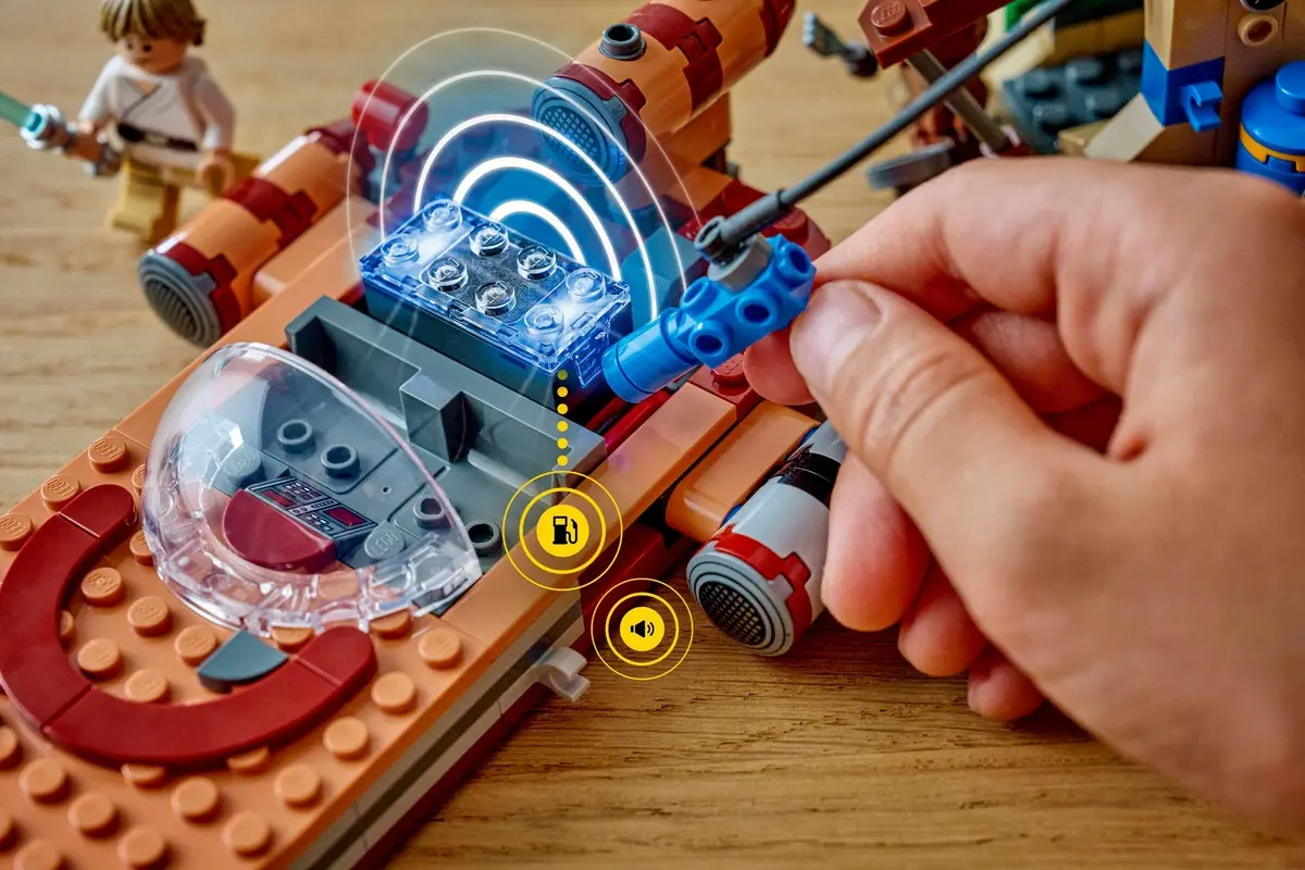 LEGO Star Wars 75420 Luke's Landspeeder set, image 9