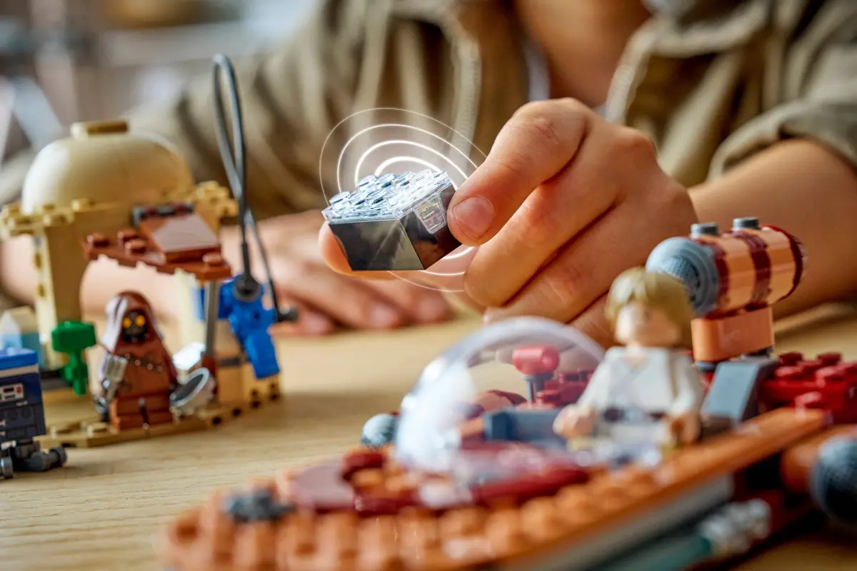 LEGO Star Wars 75420 Luke's Landspeeder set, image 8