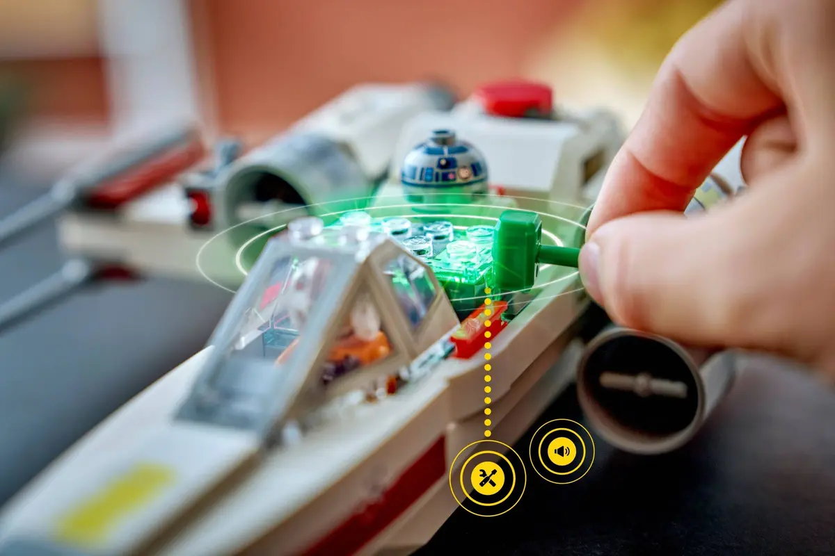 LEGO Star Wars 75423 Luke's Red Five X-wing set, image 10