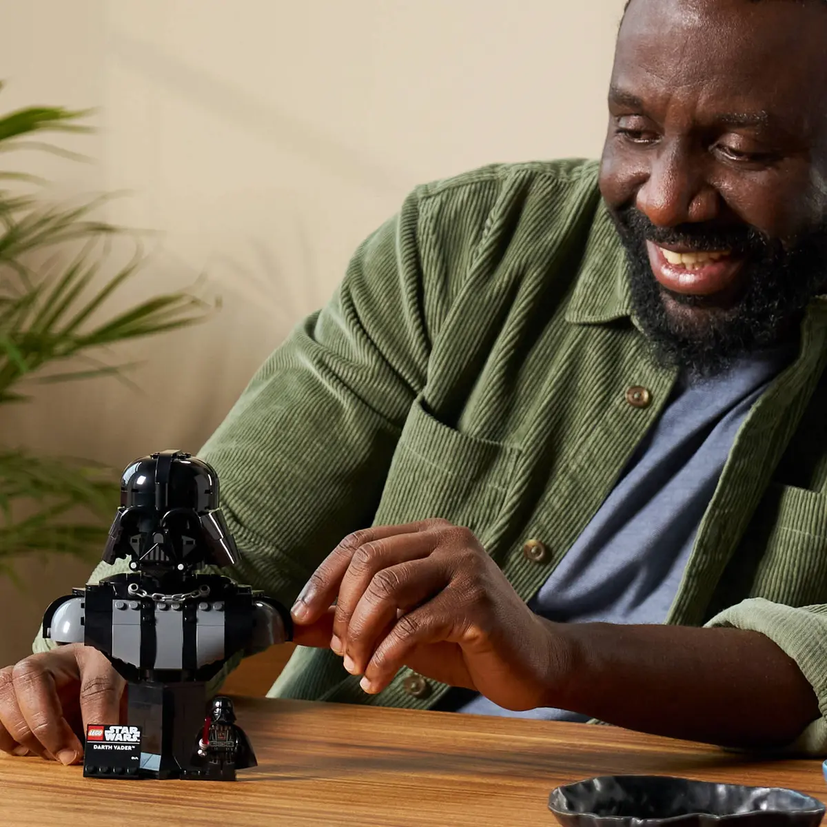 LEGO Star Wars 75439 Darth Vader Bust set, image 8