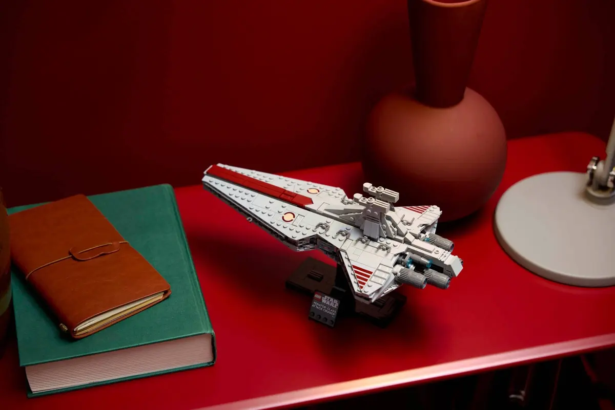 LEGO Star Wars 75441 Venator-class Attack Cruiser set, image 9