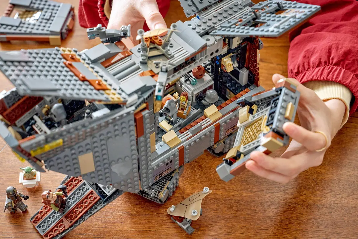 LEGO Star Wars 75453 Offworld Sandcrawler and Mudhorn set, image 9