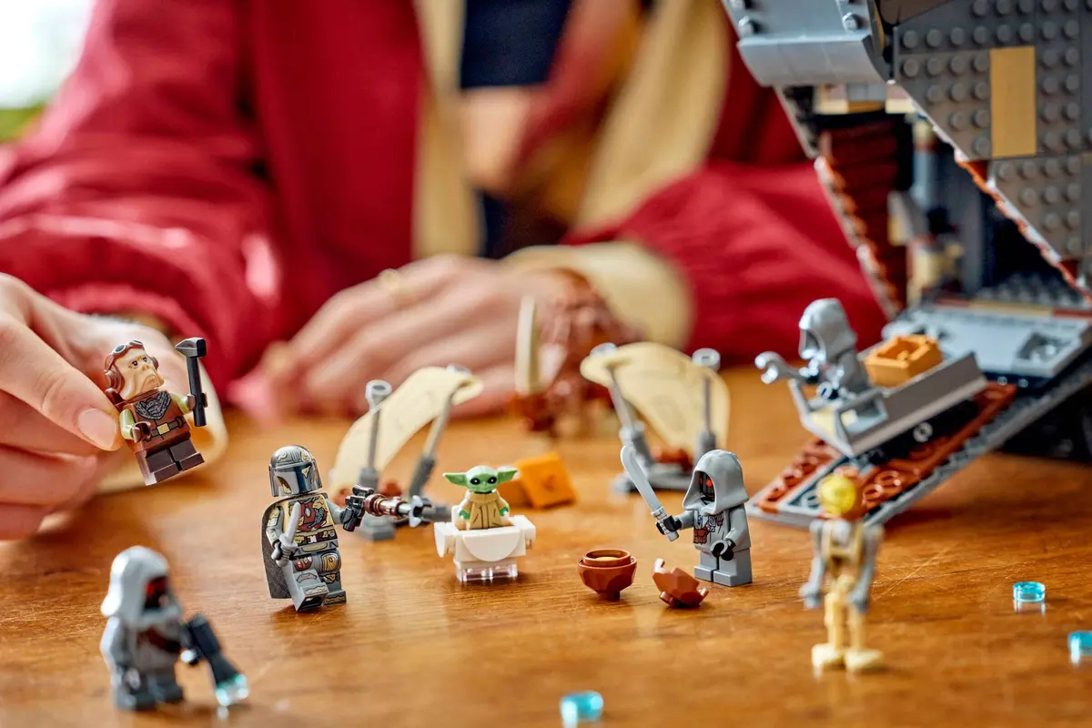 LEGO Star Wars 75453 Offworld Sandcrawler and Mudhorn set, image 7
