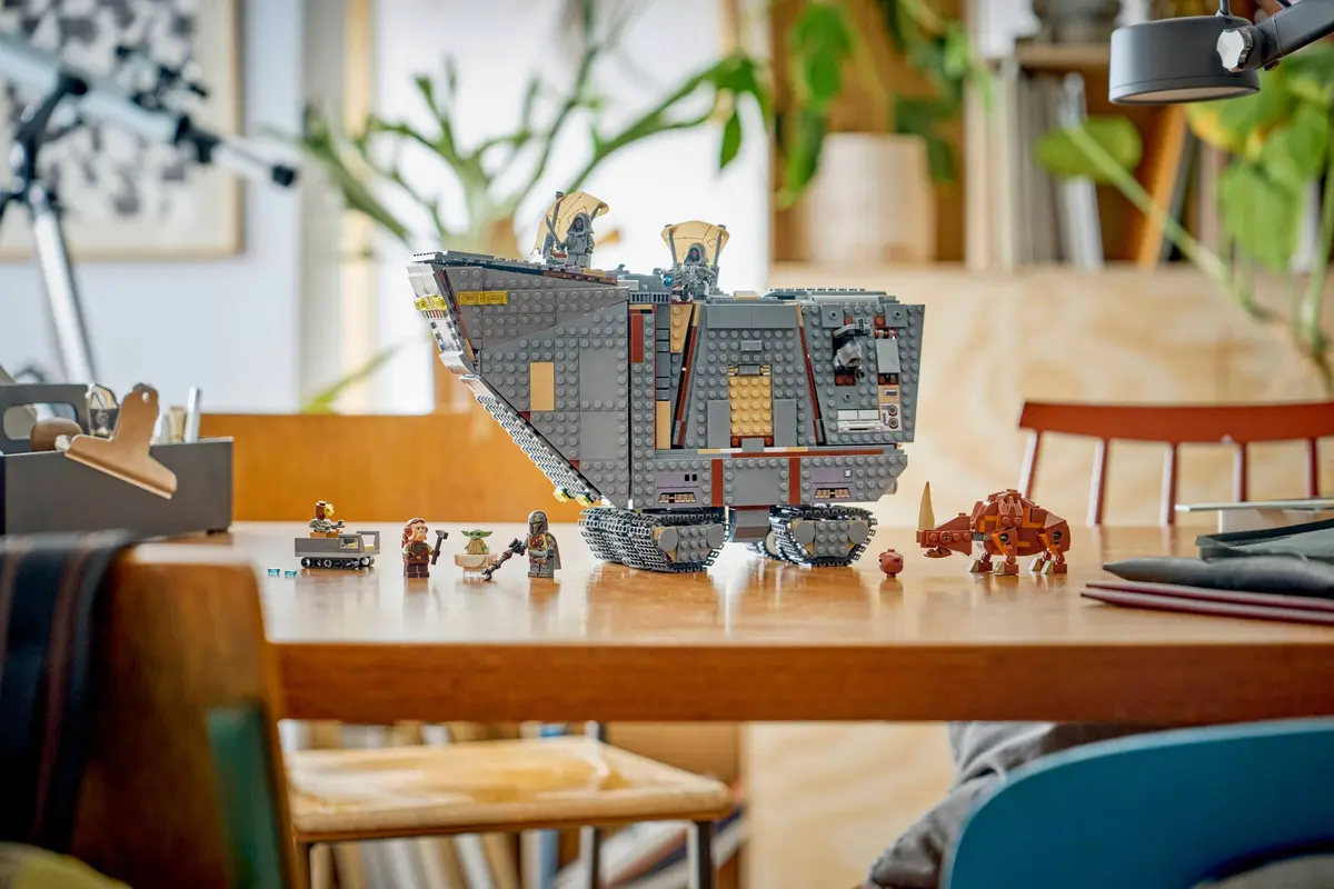 LEGO Star Wars 75453 Offworld Sandcrawler and Mudhorn set, image 11