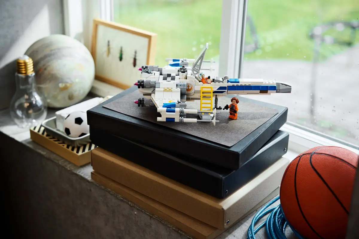 LEGO Star Wars 75460 New Republic X-wing Starfighter set, image 8