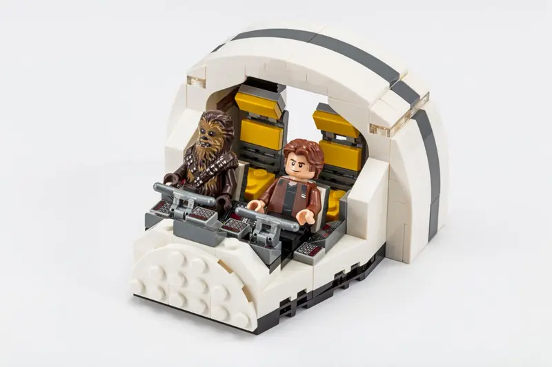LEGO Star Wars 75512 Millennium Falcon Cockpit set