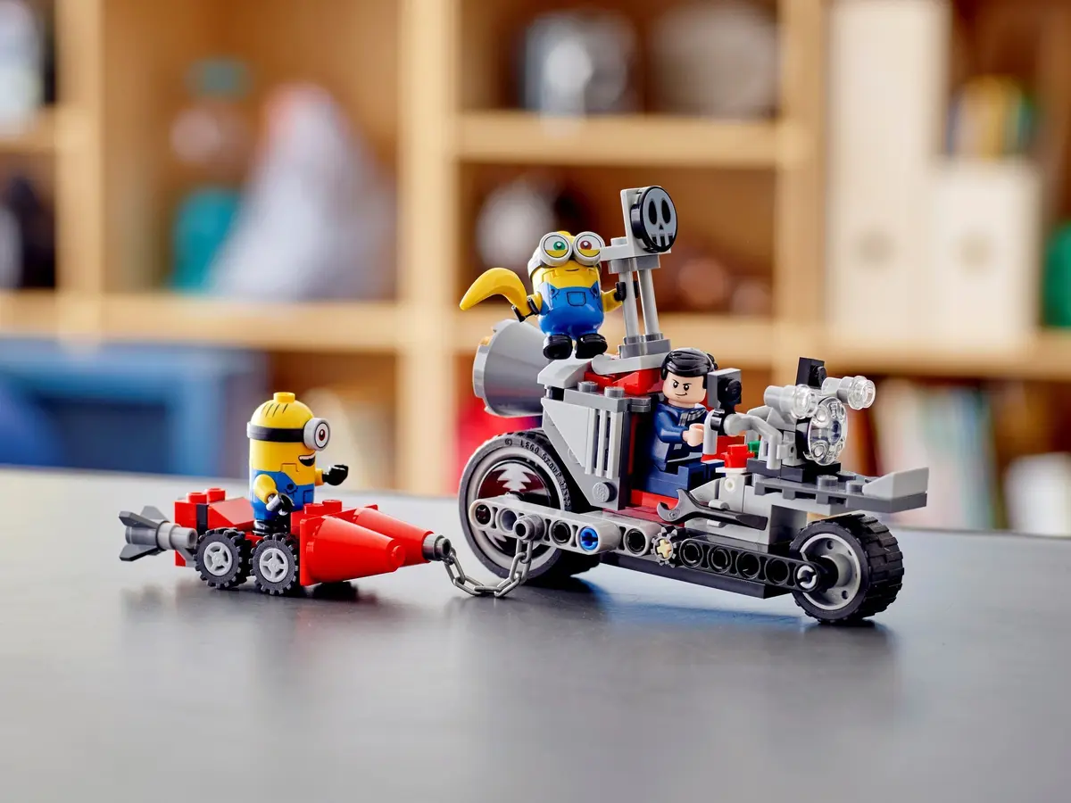 LEGO Despicable Me 75549 Unstoppable Bike Chase set, image 11