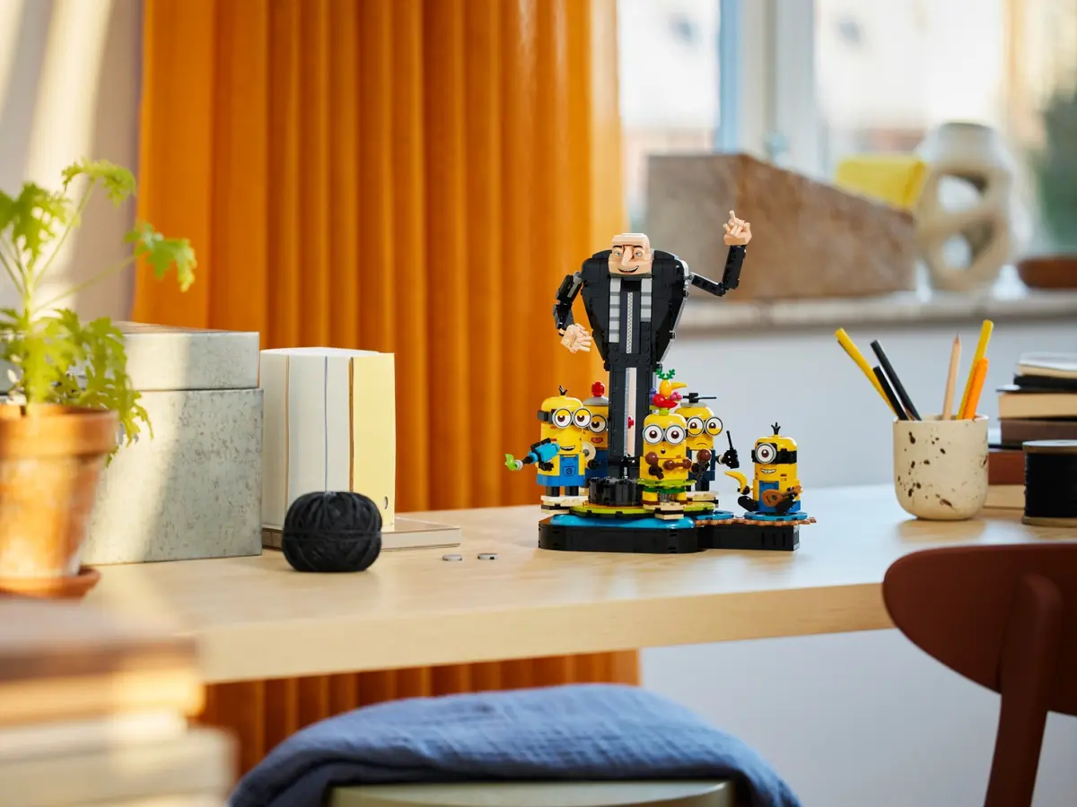 LEGO Despicable Me 75582 Brick-Built Gru and Minions set, image 7