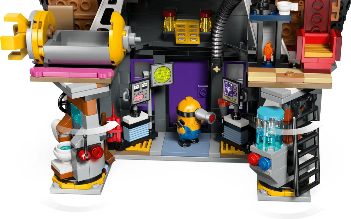 LEGO Despicable Me 75583 Minions and Gru's Family Mansion set, image 3