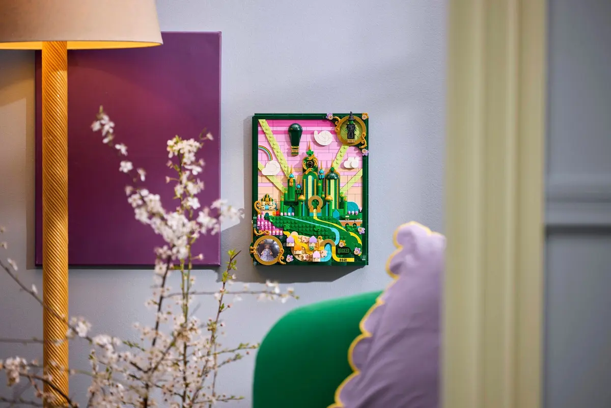LEGO Wicked 75685 Emerald City Wall Art set, image 7