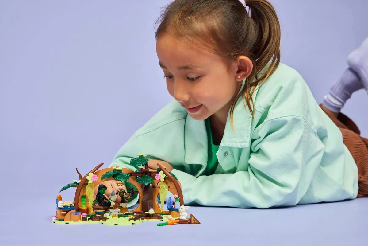 LEGO Wicked 75687 Elphaba's Retreat set, image 6