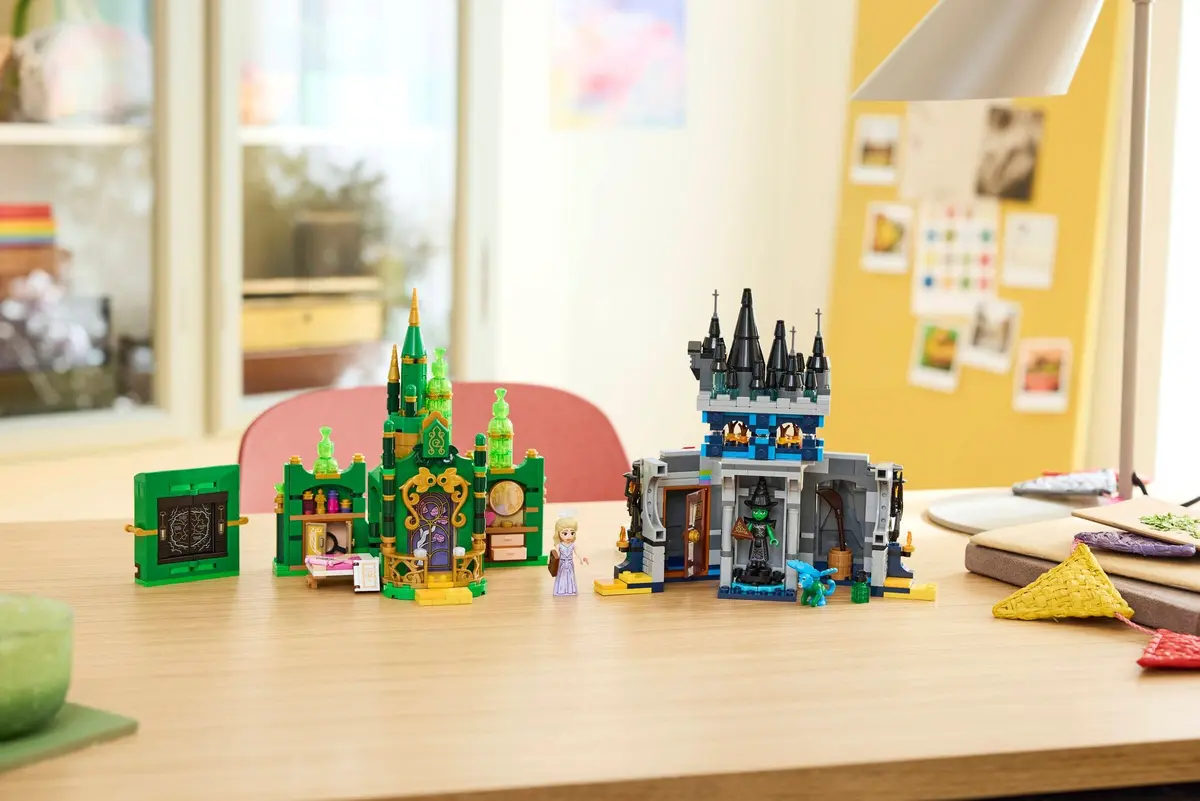 LEGO Wicked 75689 Emerald City & Kiamo Ko Castle set, image 9
