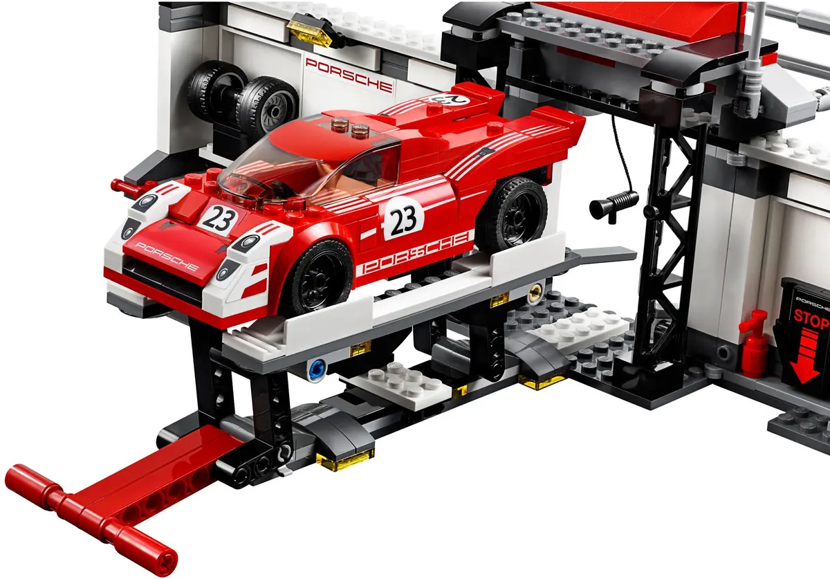 LEGO Speed Champions 75876 Porsche 919 Hybrid and 917K Pit Lane set, image 10