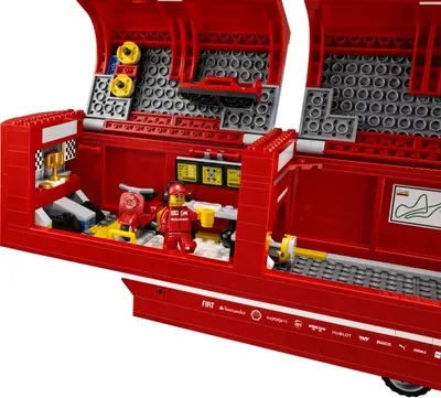 LEGO Speed Champions 75913 F14 T & Scuderia Ferrari Truck set, image 3