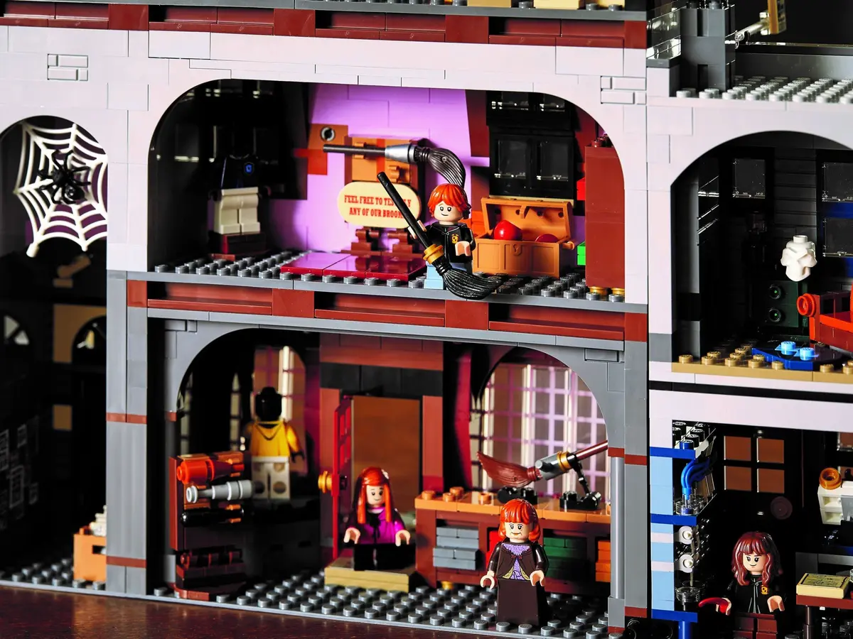 LEGO Harry Potter 75978 Diagon Alley set, image 29