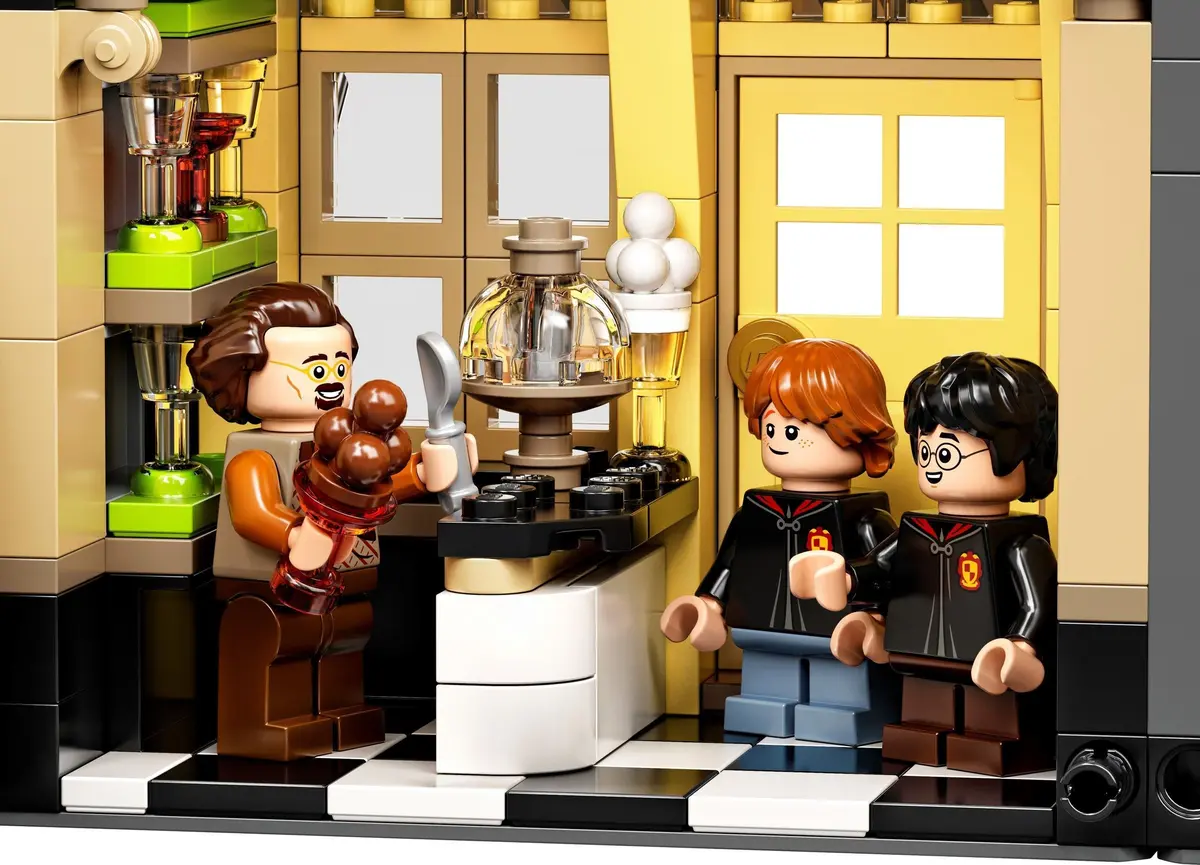 LEGO Harry Potter 75978 Diagon Alley set, image 3