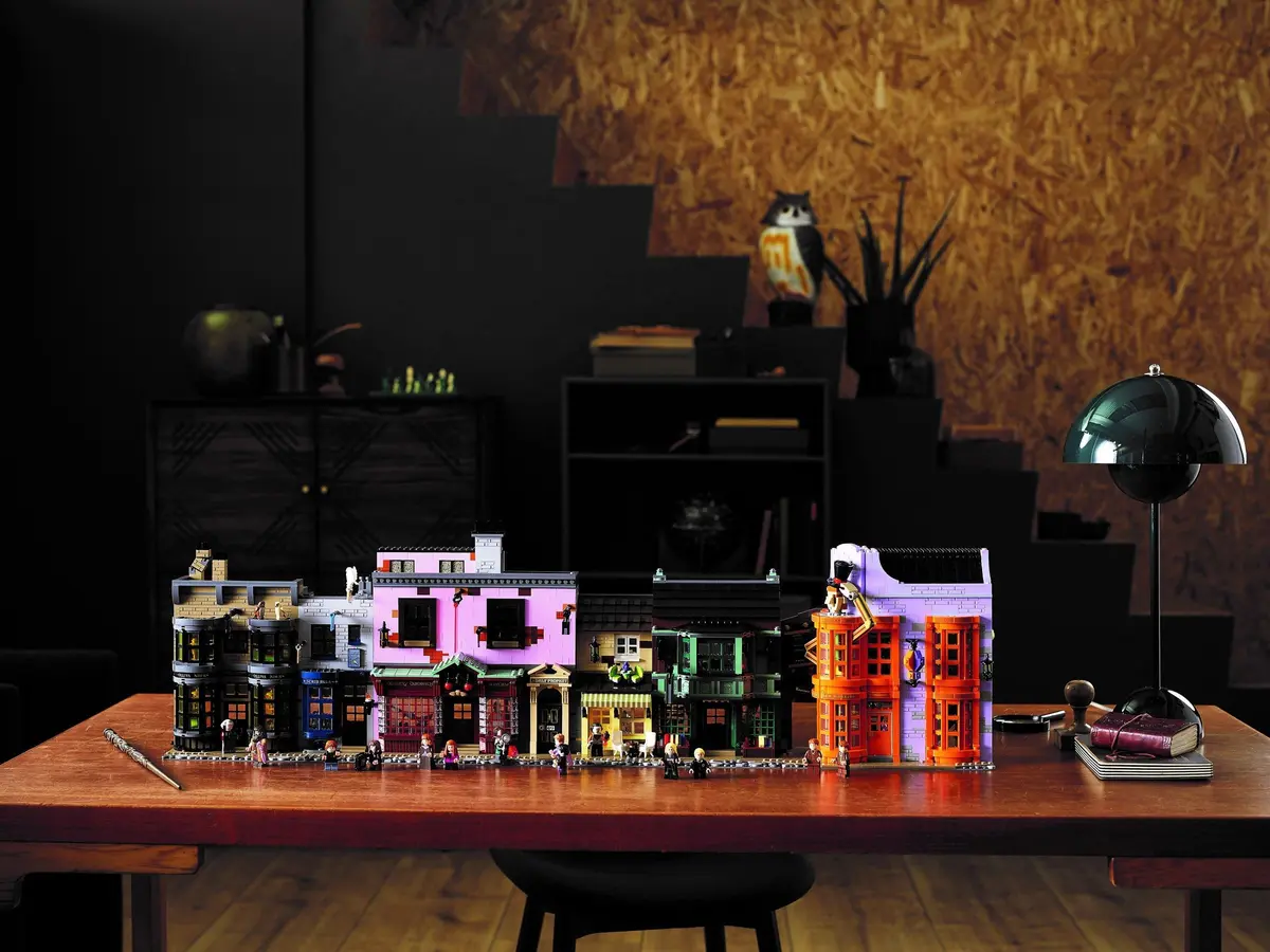 LEGO Harry Potter 75978 Diagon Alley set, image 23