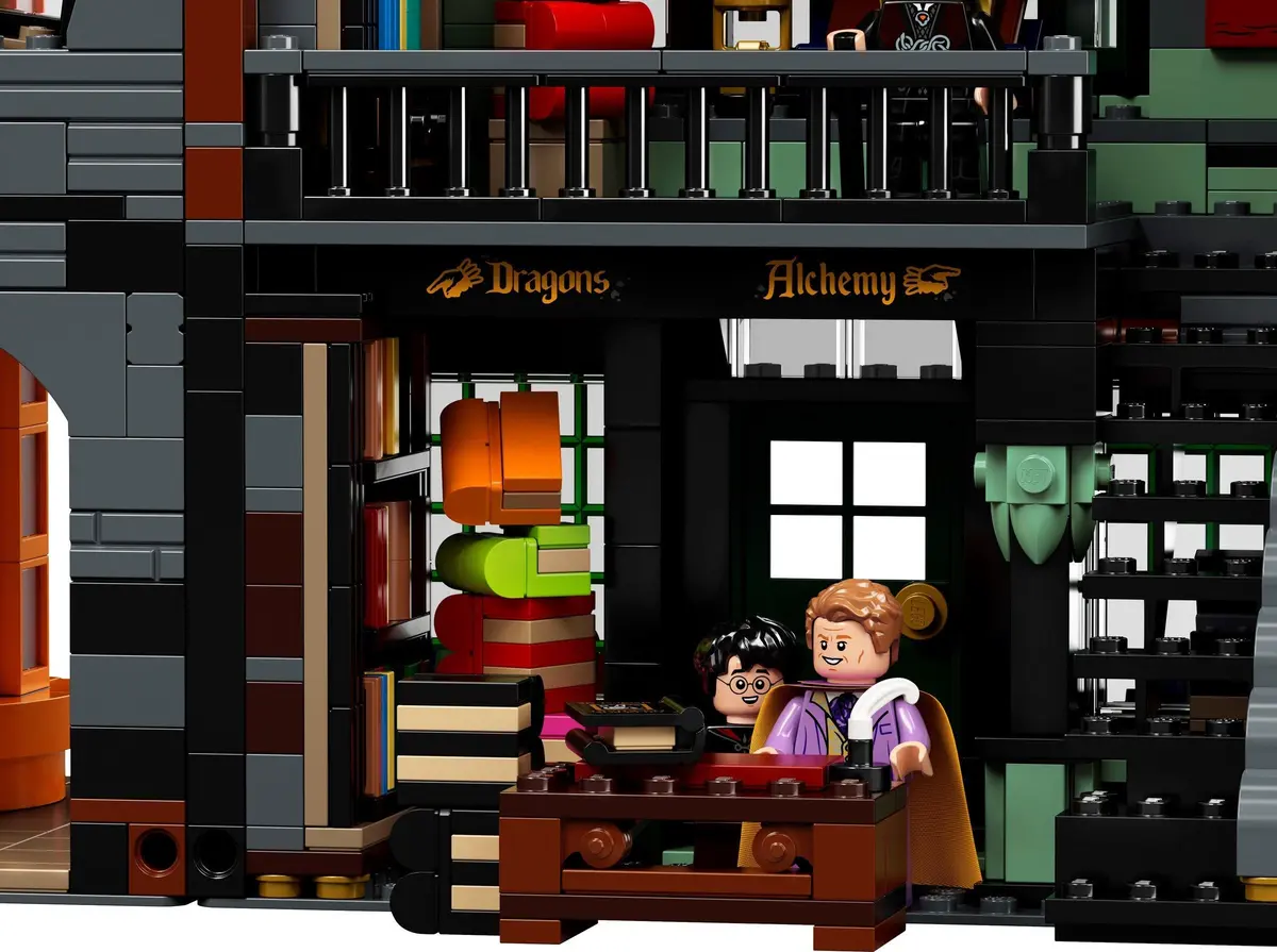 LEGO Harry Potter 75978 Diagon Alley set, image 7