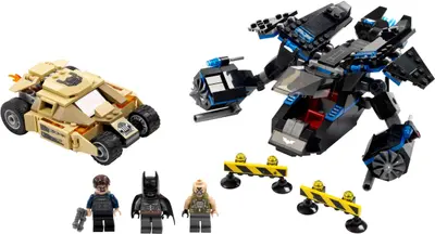 LEGO DC Comics Super Heroes 76001 The Bat vs. Bane: Tumbler Chase set