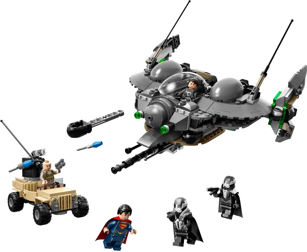 LEGO DC Comics Super Heroes 76003 Superman: Battle of Smallville set, image 3