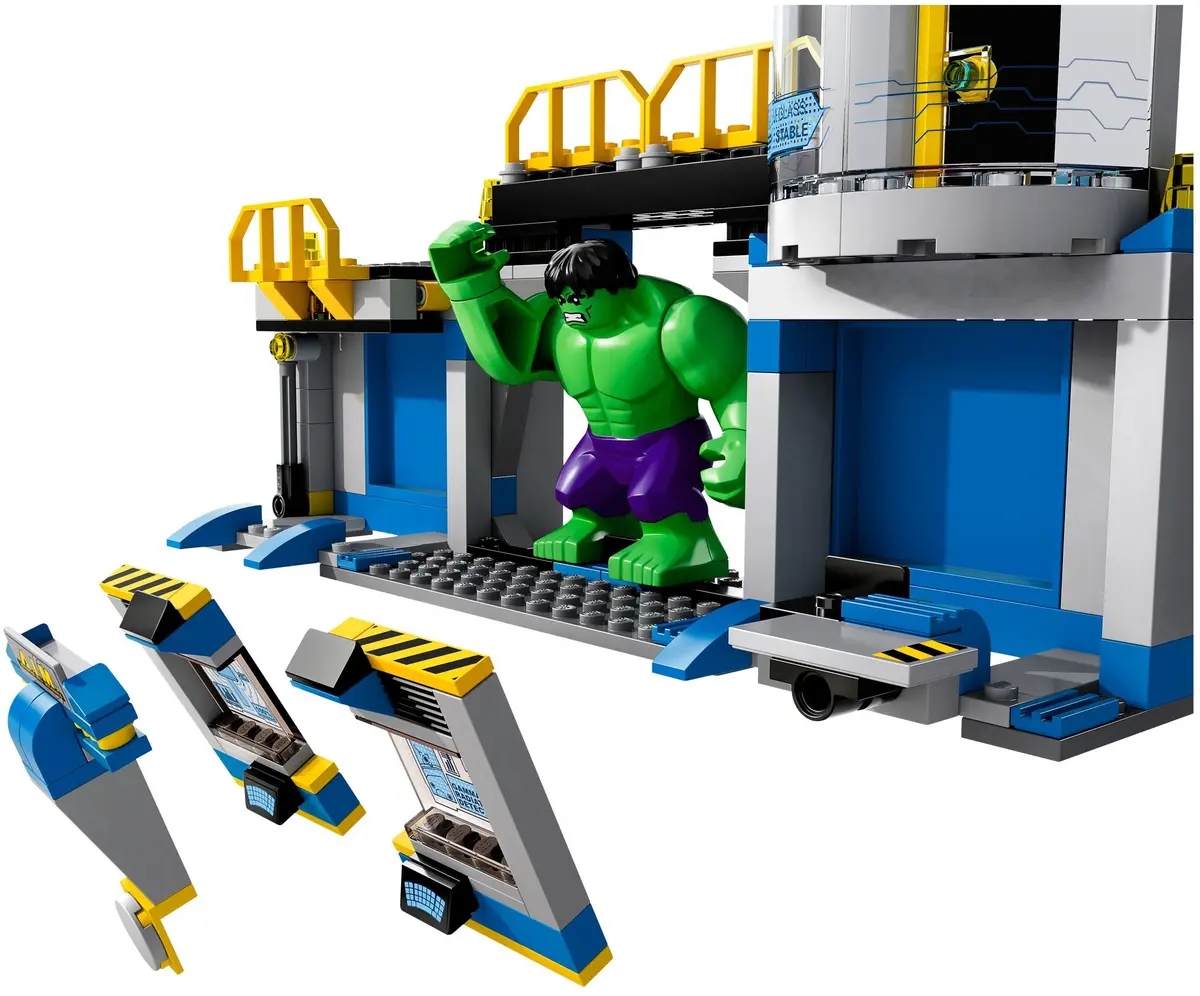 LEGO Marvel Super Heroes 76018 Avengers: Hulk Lab Smash set, image 3