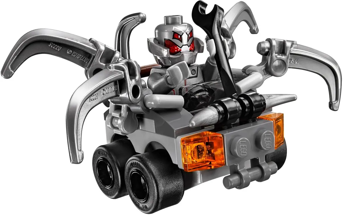 LEGO Marvel Super Heroes 76066 Mighty Micros: Hulk vs. Ultron set, image 4