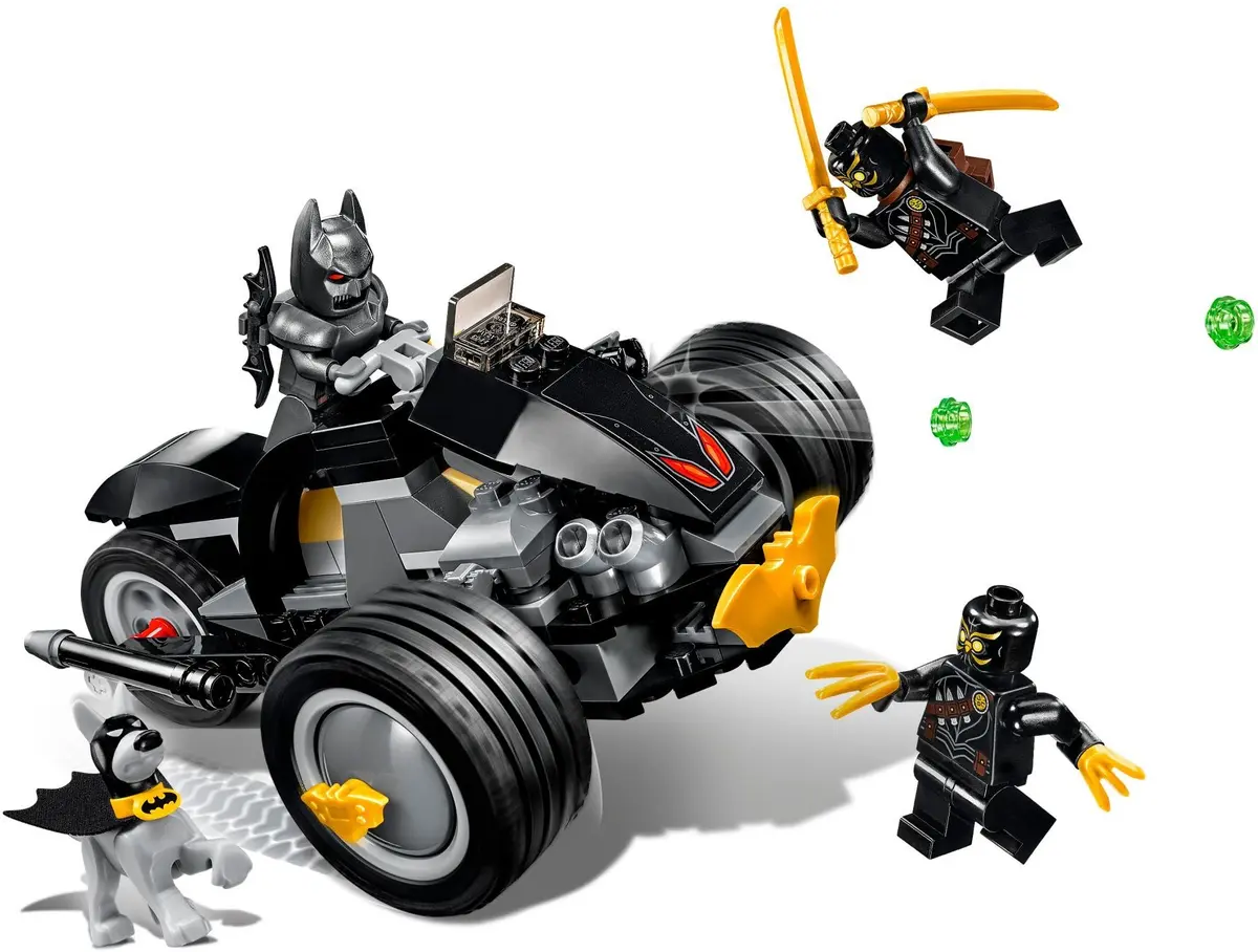 LEGO DC Comics Super Heroes 76110 Batman: The Attack of the Talons set, image 3
