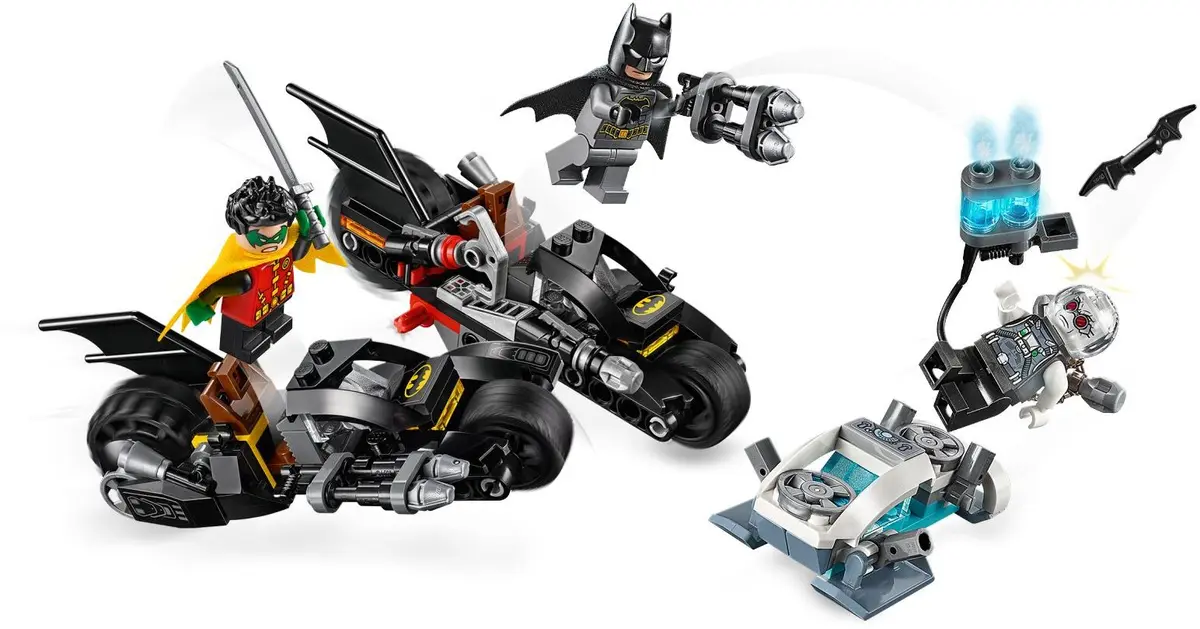 LEGO DC Comics Super Heroes 76118 Mr. Freeze Batcycle Battle set, image 4