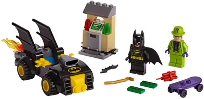 LEGO DC Comics Super Heroes 76137 Batman vs. The Riddler Robbery set