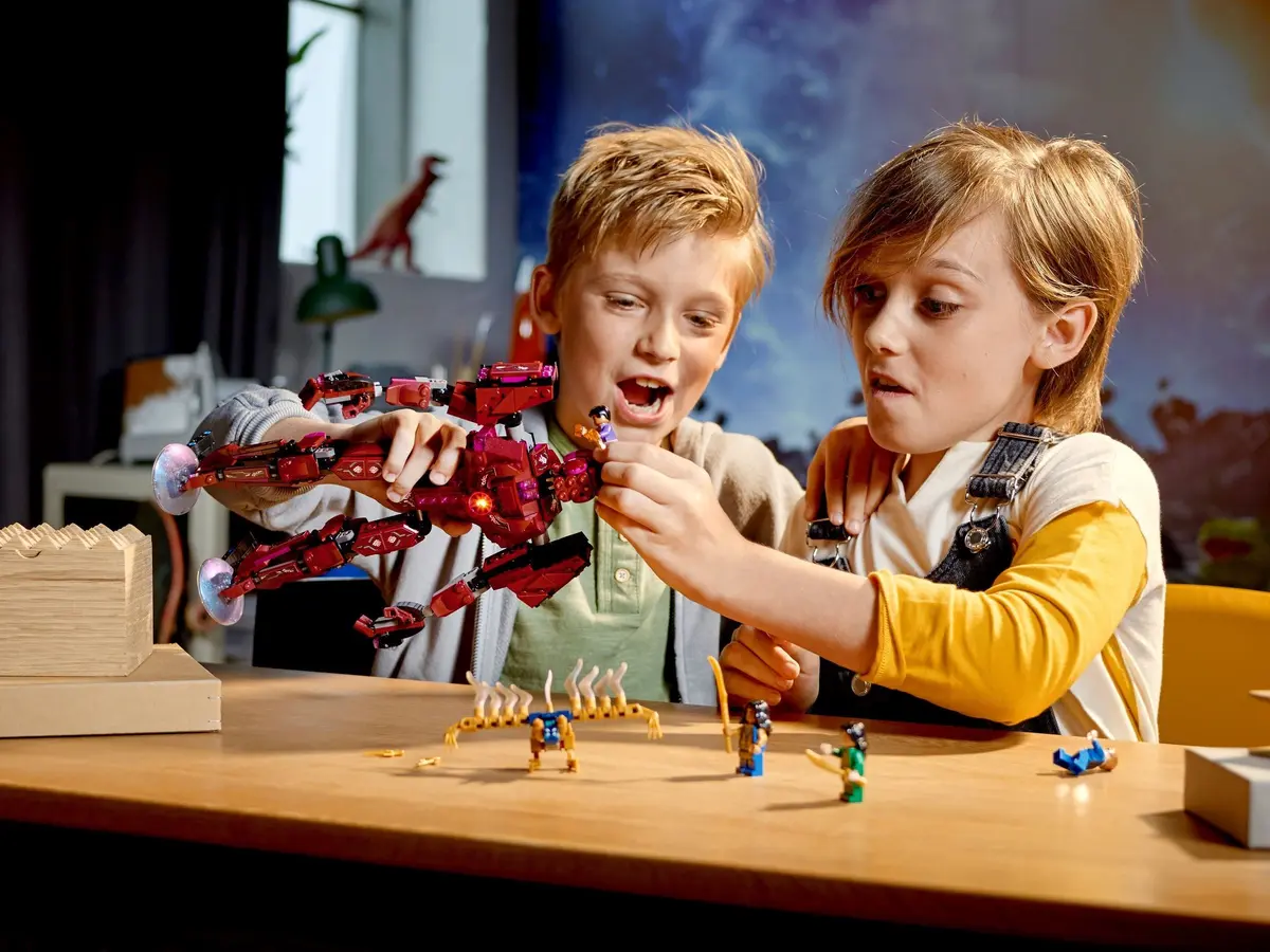 LEGO Marvel Super Heroes 76155 In Arishem's Shadow set, image 11