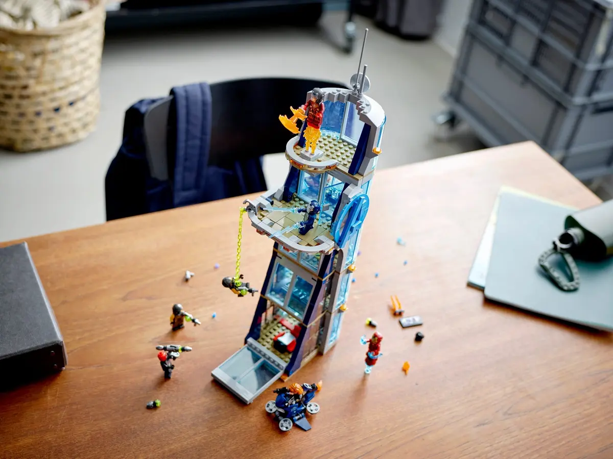 LEGO Marvel Super Heroes 76166 Avengers Tower Battle set, image 10